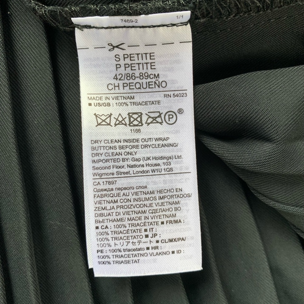 Banana Republic x Olivia Palermo petite pleated top - Picture 4 of 5